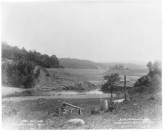 1889年南福克大坝破裂的照片