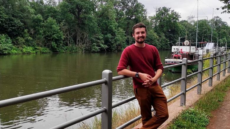 河上一天:2021年，雅各布森与其他志愿者和学生一起享受萨勒河